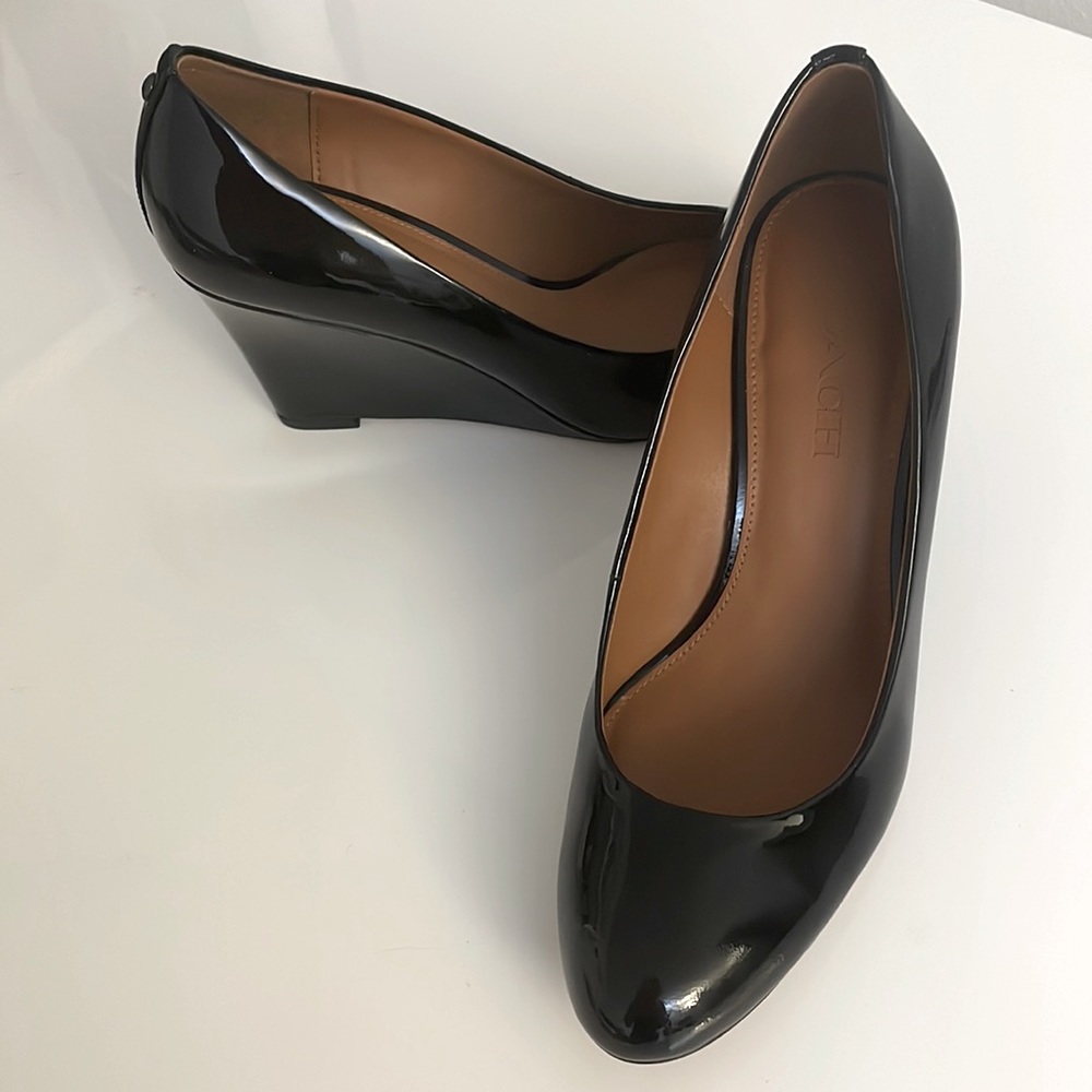 Coach wedge hill 7.5 but run little small, will fit better for 7